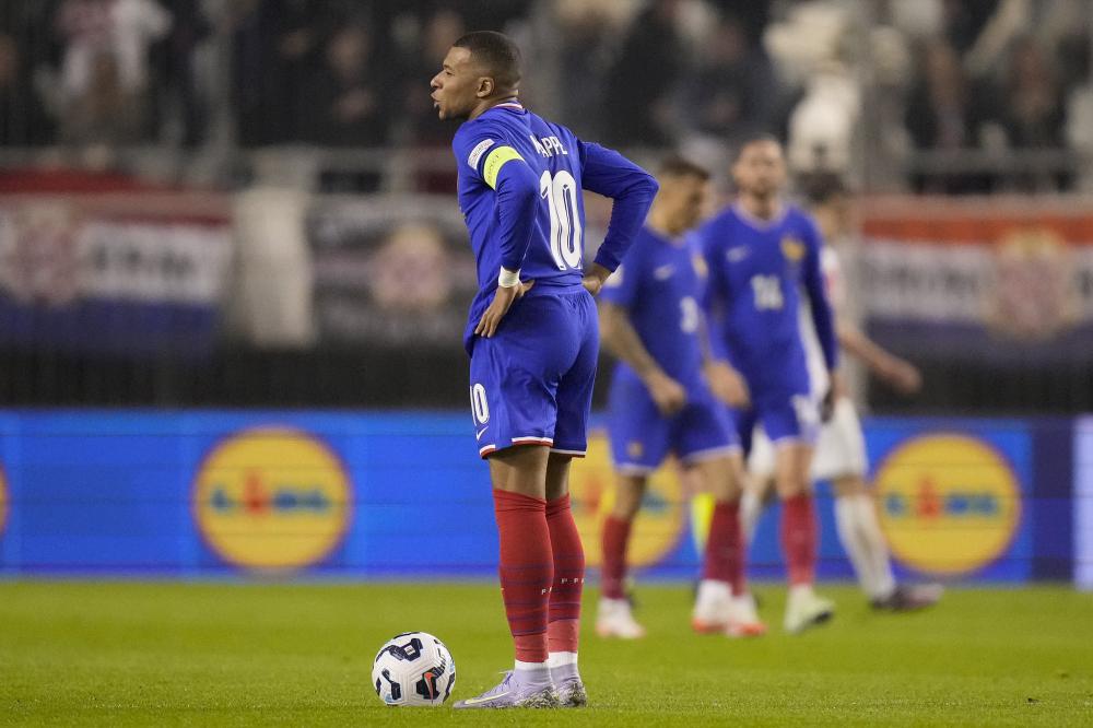 半场战报：葡萄牙体育2-0布鲁日，路易斯-苏亚雷斯传射